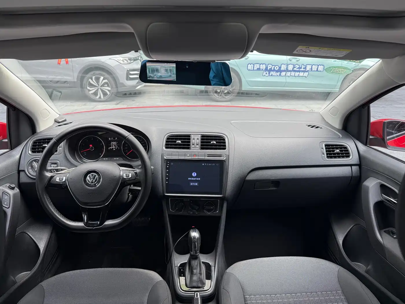 Volkswagen Polo 2016 1.6L Automatic Comfort фото 14