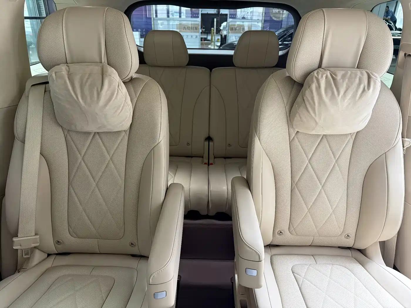 AITO Wenjie AITO M9 2024 Extended Range Ultra 42kWh 6-Seater фото 18