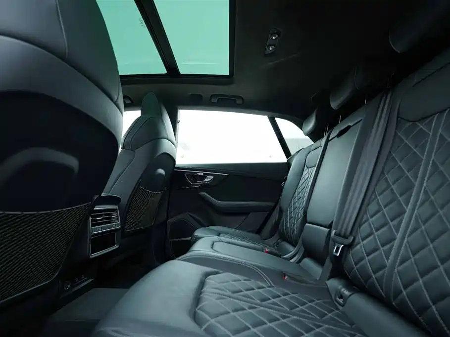 Audi Q8 2022 55 TFSI Exclusive Dynamic фото 21