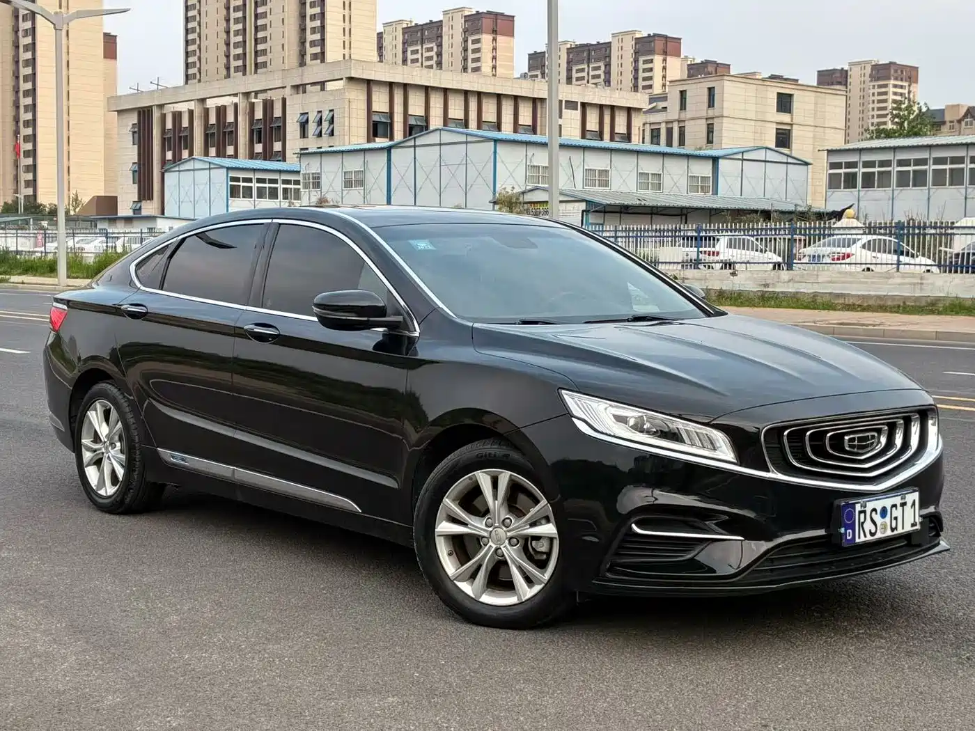 Фото 3 - Geely Borui