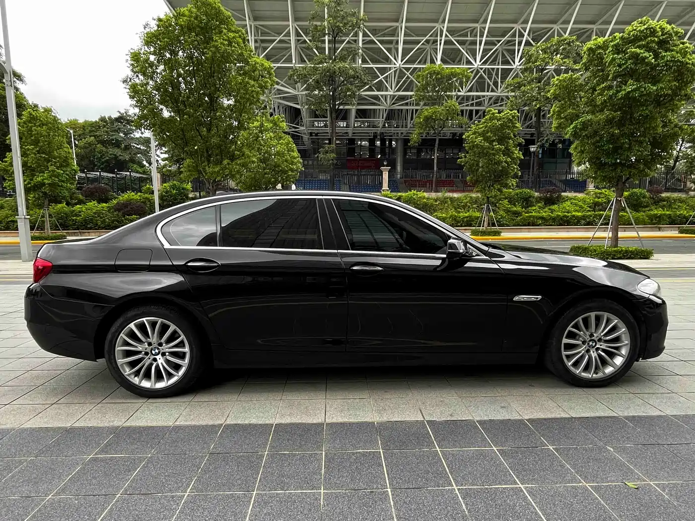 BMW 5 Series 2014 525Li Luxury Design Package фото 6