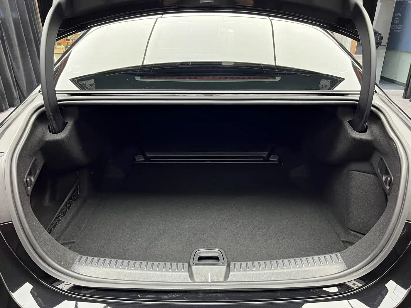 Mercedes-Benz E-Class 2024 Model E 300 L Luxury фото 13