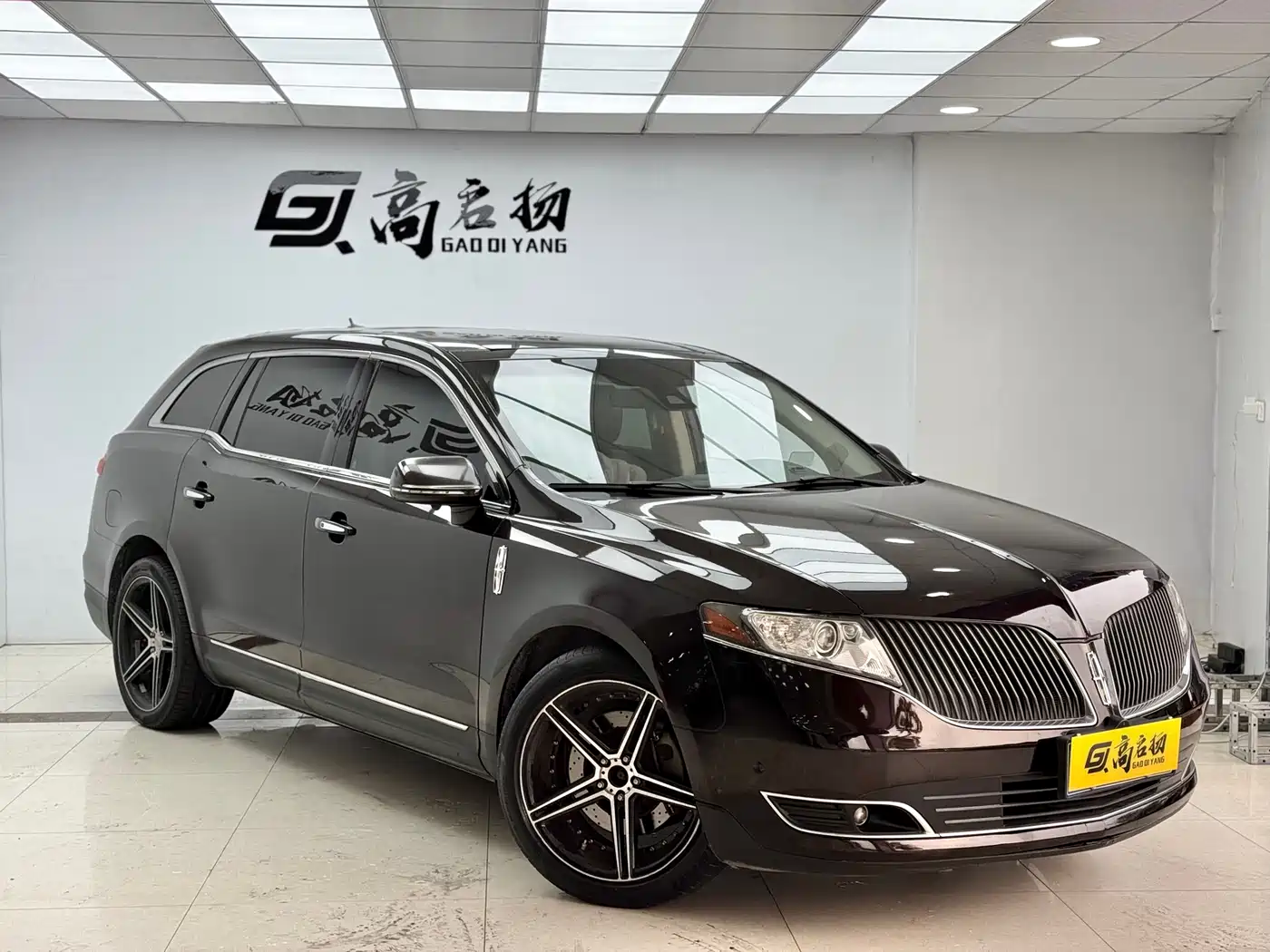 Lincoln MKT 2010 Model 3.5T EcoBoost AWD фото 3