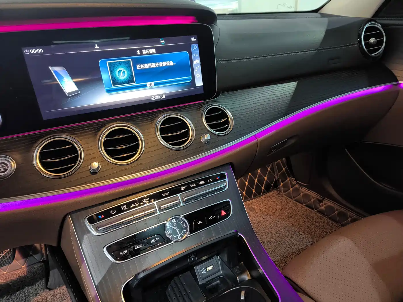 Mercedes-Benz E-Class 2020 Model E 260 L Sport фото 10