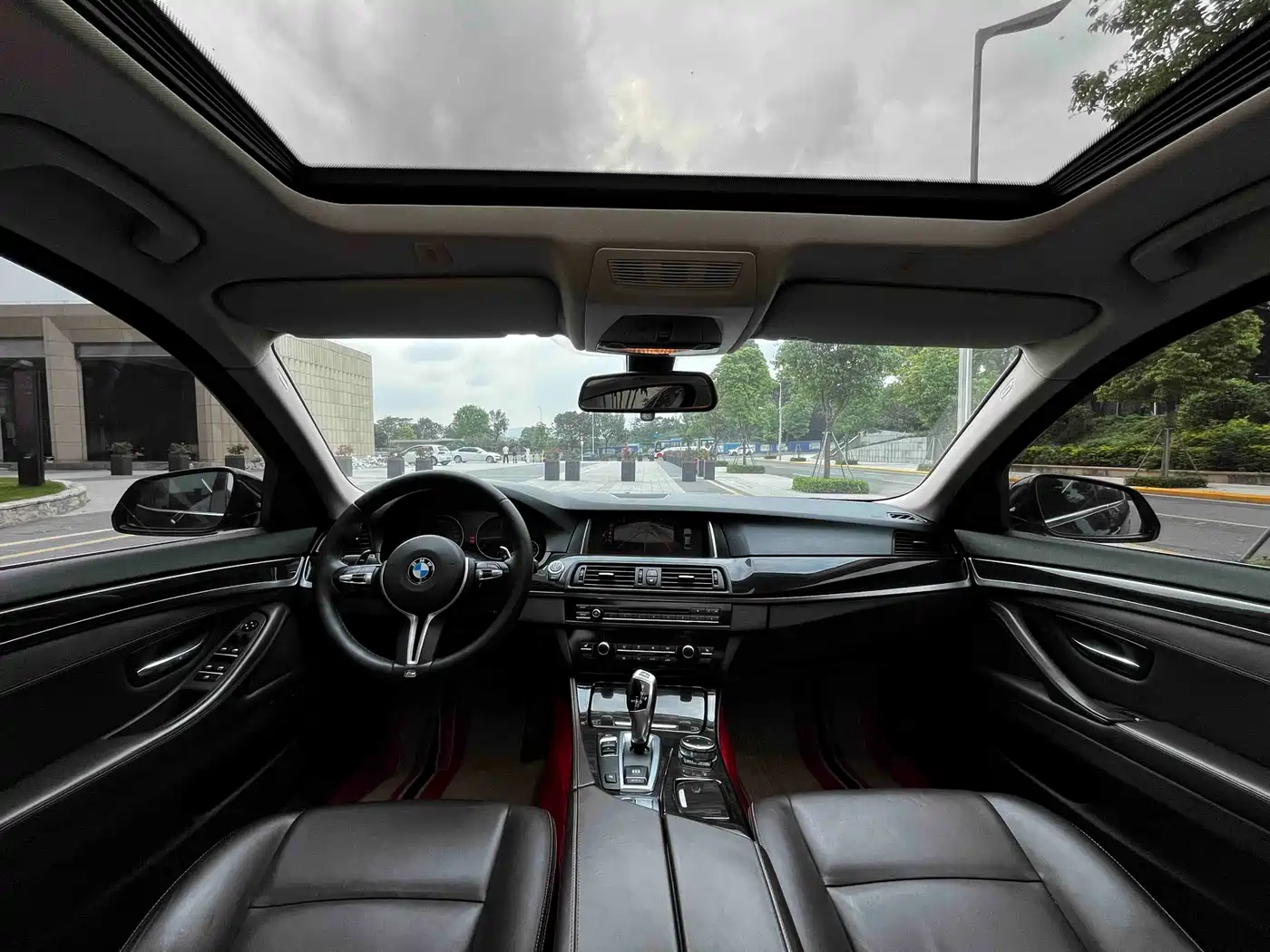 BMW 5 Series 2014 525Li Luxury Design Package фото 10