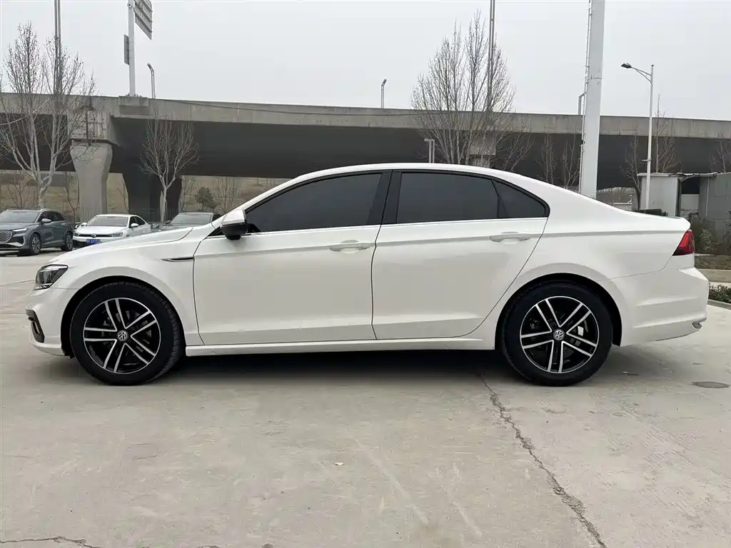 Volkswagen Lamando 2021 Facelift 280TSI DSG Comfort Edition фото 4