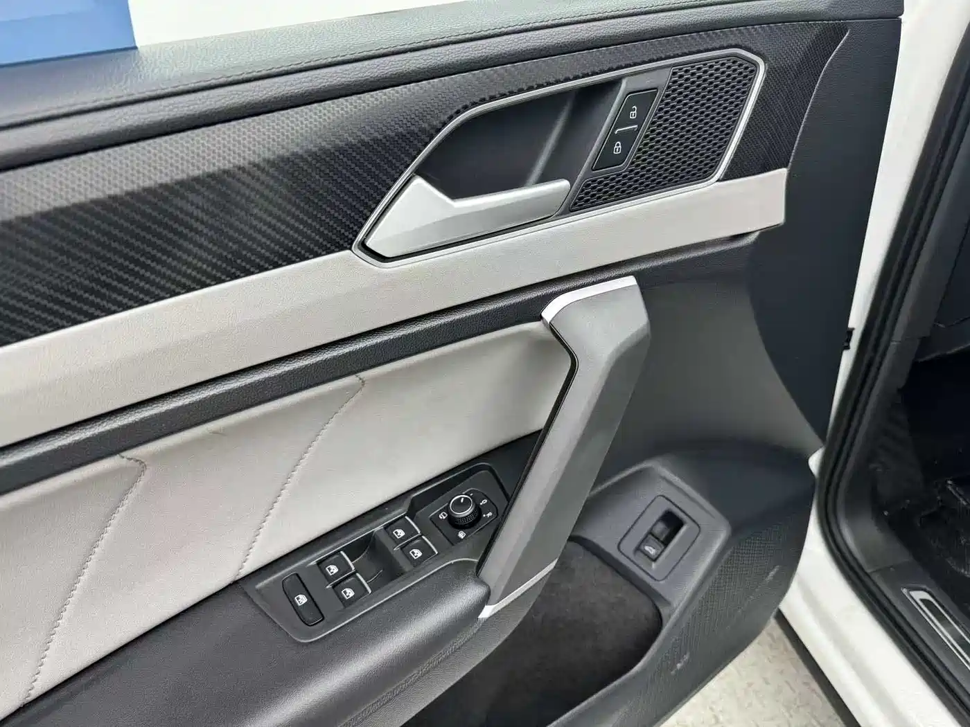 Volkswagen Tayron 2023 280TSI 2WD Luxury Plus Advanced Edition фото 8