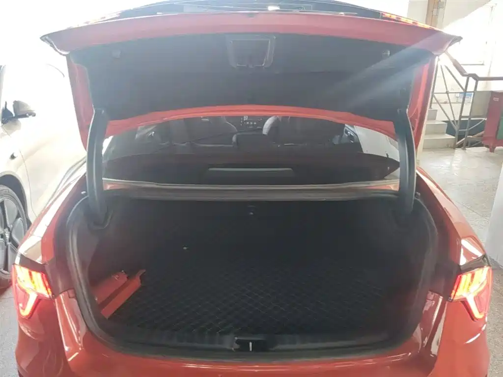 Lynk & Co 03 2018 1.5TD DCT Sport (China V) фото 19