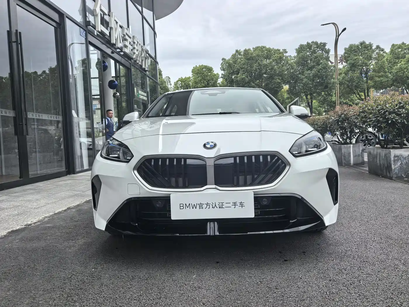 BMW 2 Series 2025 225L M Sport Package фото 2