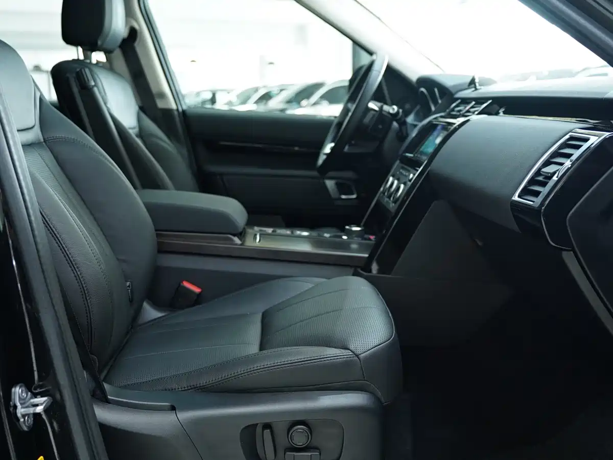 Land Rover Discovery 2019 3.0 SC V6 SE фото 11