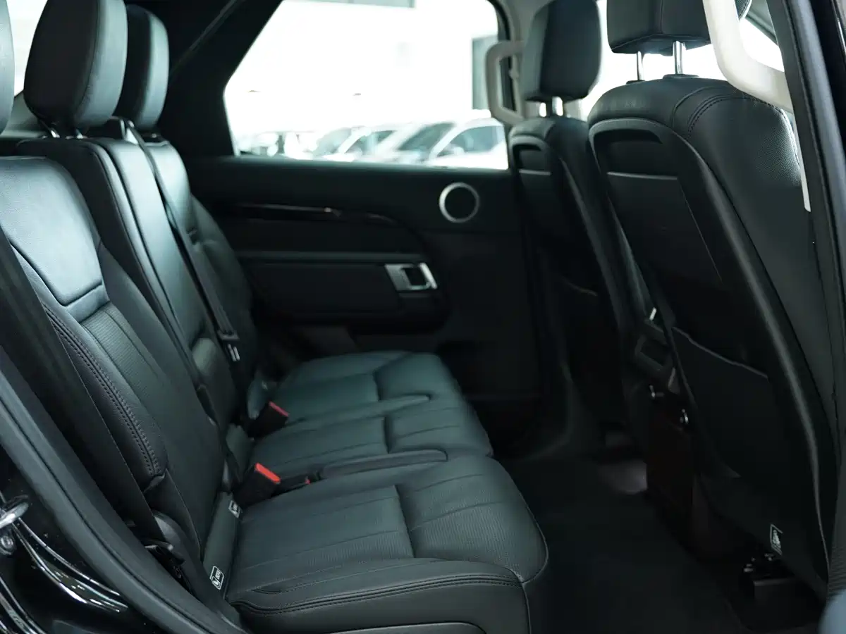Land Rover Discovery 2019 3.0 SC V6 SE фото 12