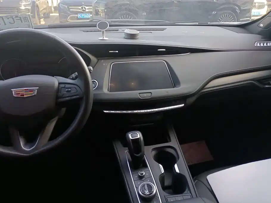 Cadillac XT4 2018 28T FWD Leading Edition фото 13