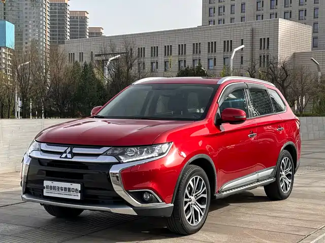 MITSUBISHI OUTLANDER