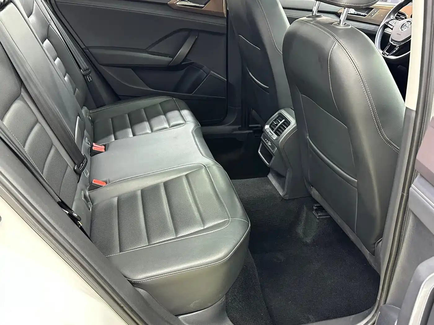 Volkswagen Tharu 2021 280TSI 2WD Luxury Plus фото 17
