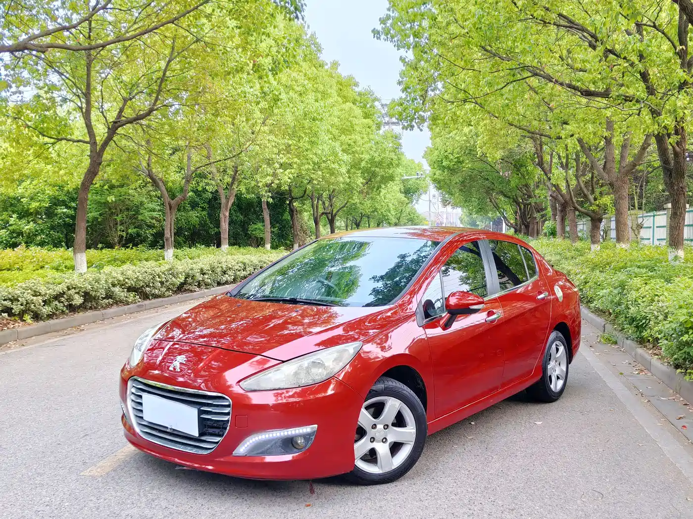 Peugeot 308 2014 Model Joy Edition Classic 1.6L Automatic Superior Style фото 3