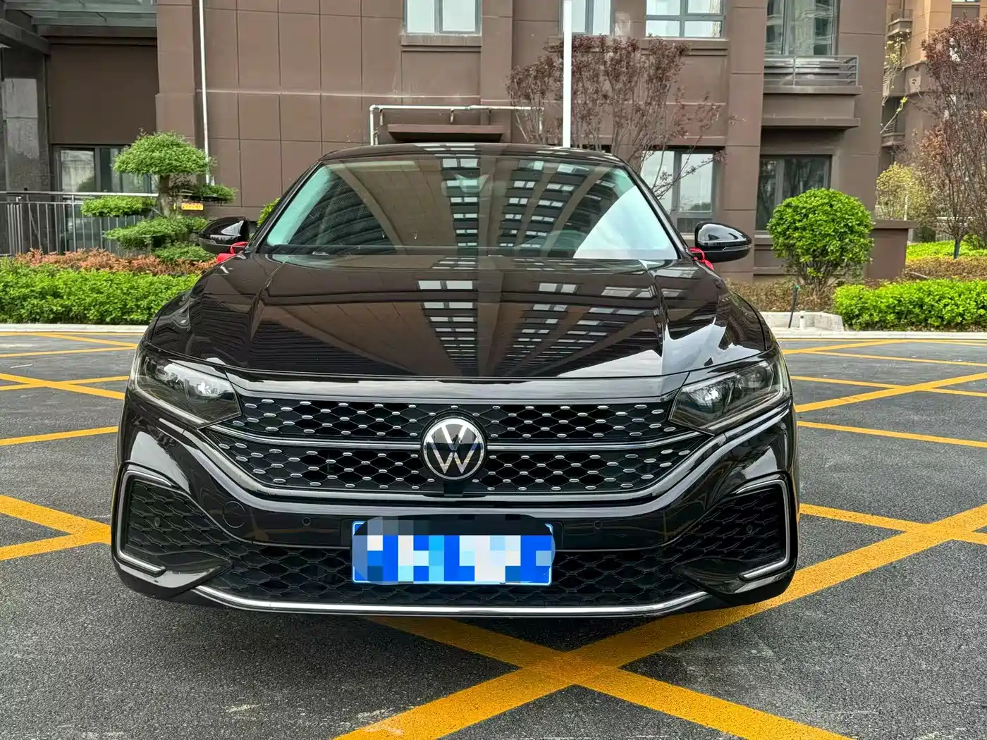 Volkswagen Passat 2022 330TSI Starlight Luxury Edition фото 3