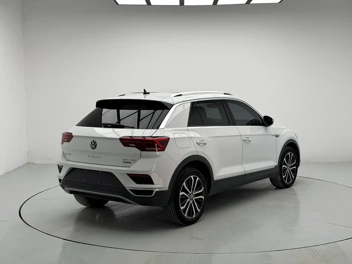 Volkswagen T-ROC 2021 280TSI DSG 4WD Luxury Connected фото 6