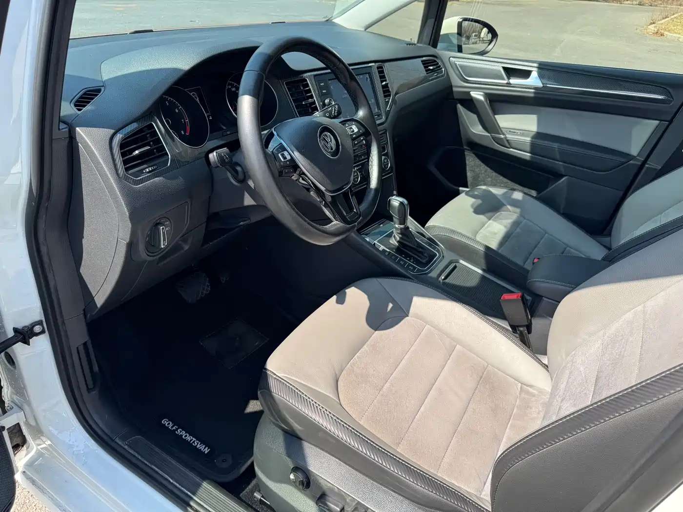Volkswagen Golf Sportsvan 2019 280TSI Automatic Voyager China V фото 12