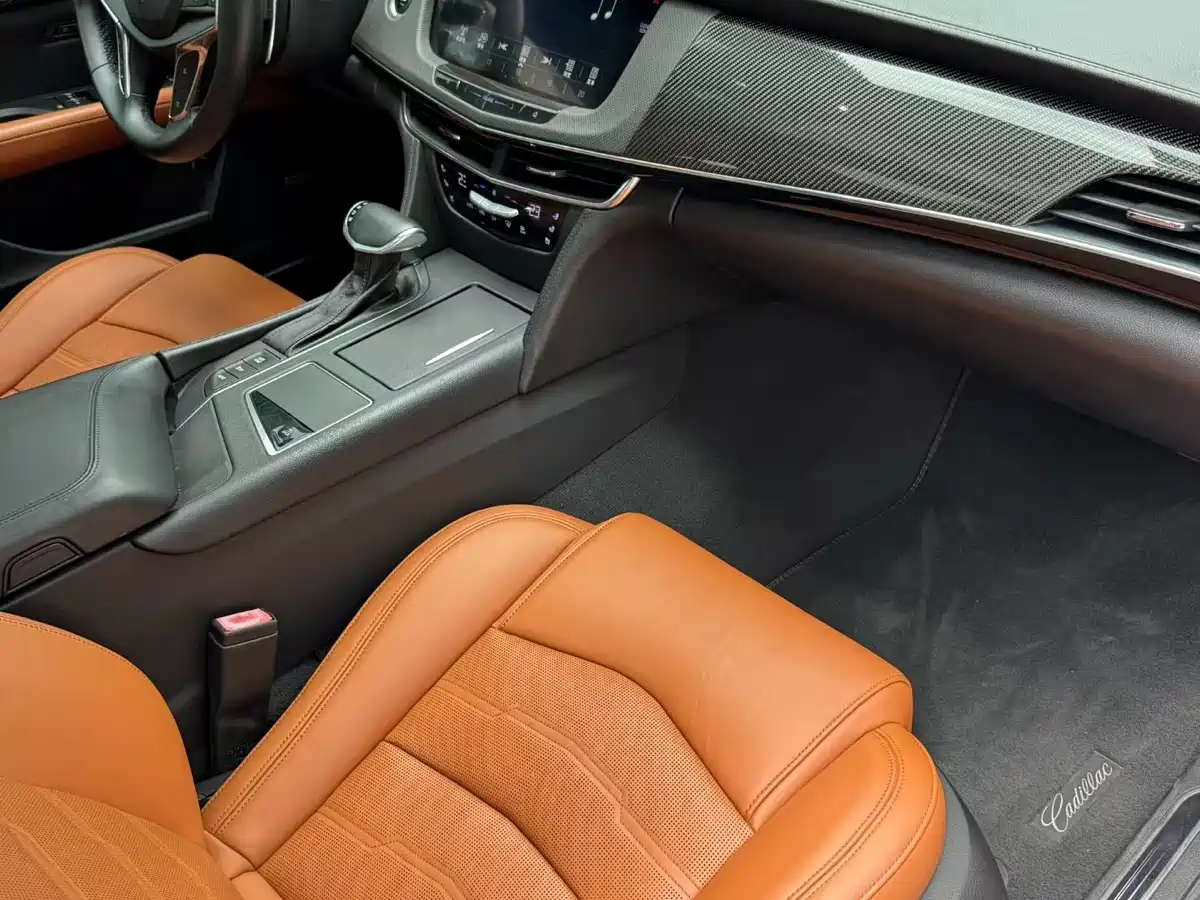 Cadillac CT6 2016 40T Leading фото 8