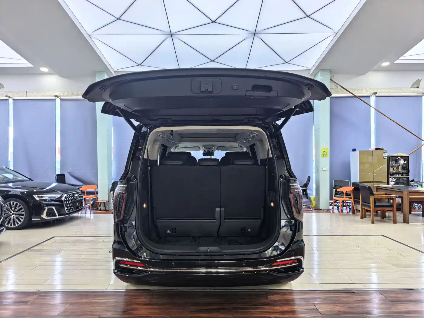 Hongqi HQ9 2023 2.0T Smart Connect Flagship фото 17