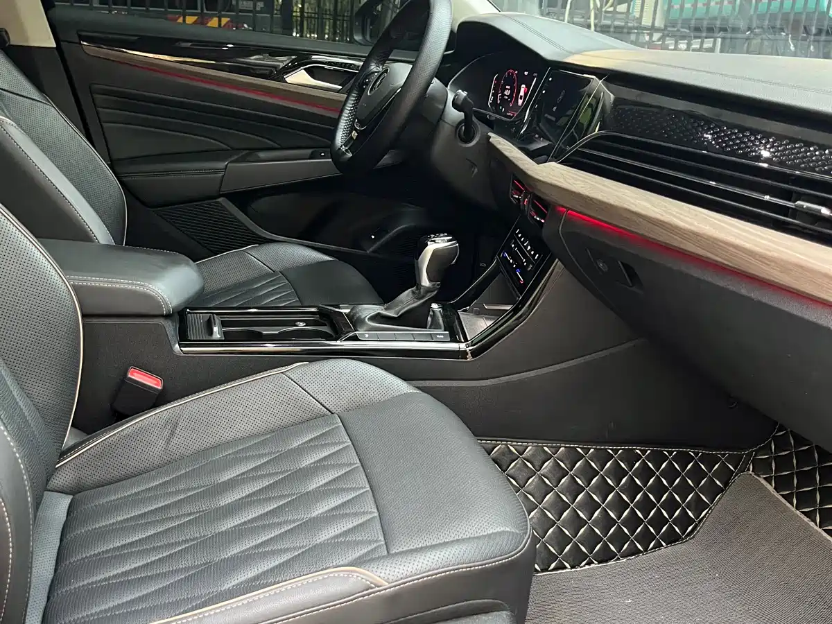 Volkswagen Passat 2021 Model 330TSI Luxury Edition фото 8