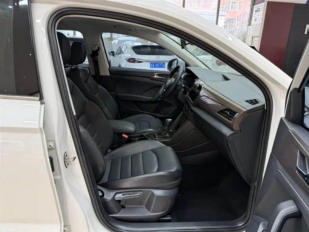 Volkswagen Tharu 2022 280TSI FWD Luxury Edition фото 21