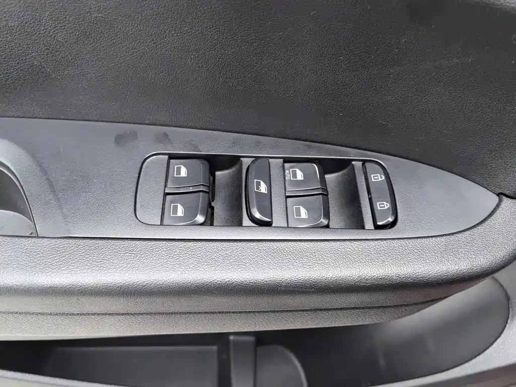Zhonghua V3 2016 2016 1.5L Manual Comfort