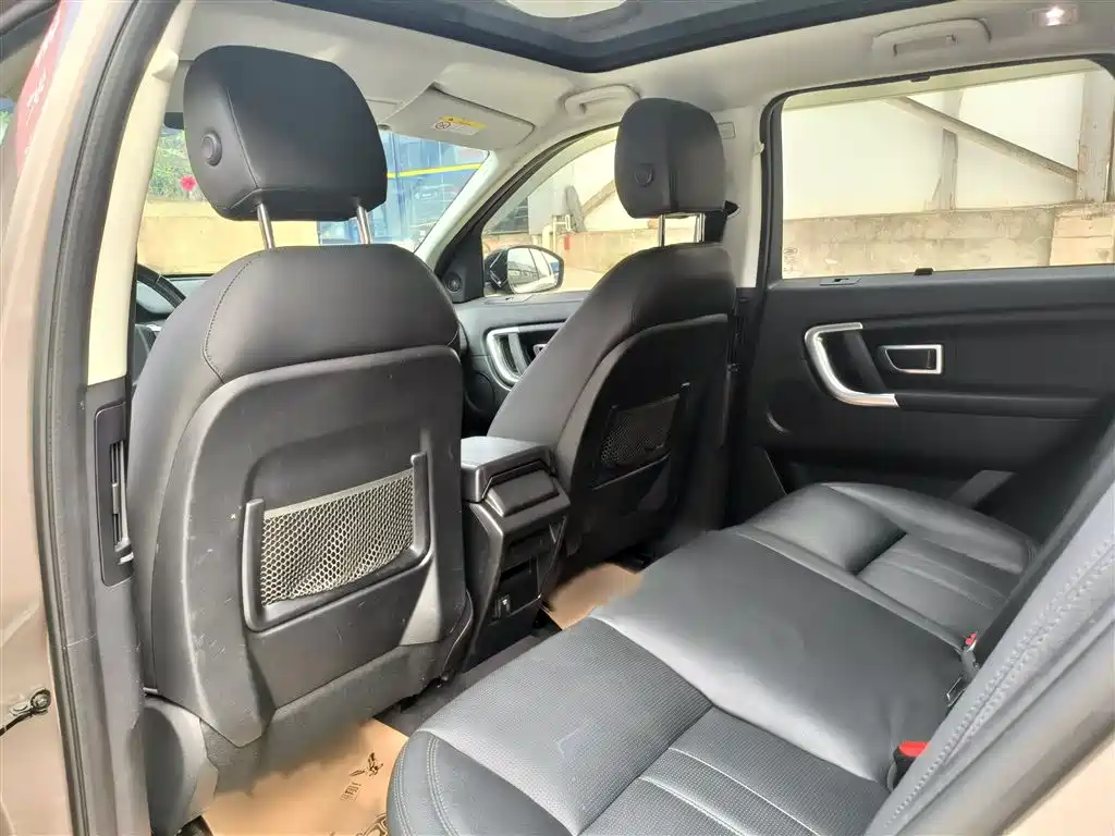 Land Rover Discovery Sport 2017 2.0T SE фото 12