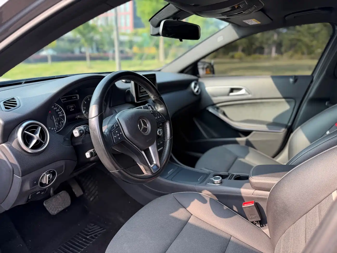 Mercedes-Benz A-Class (Import) 2015 A 180 фото 10