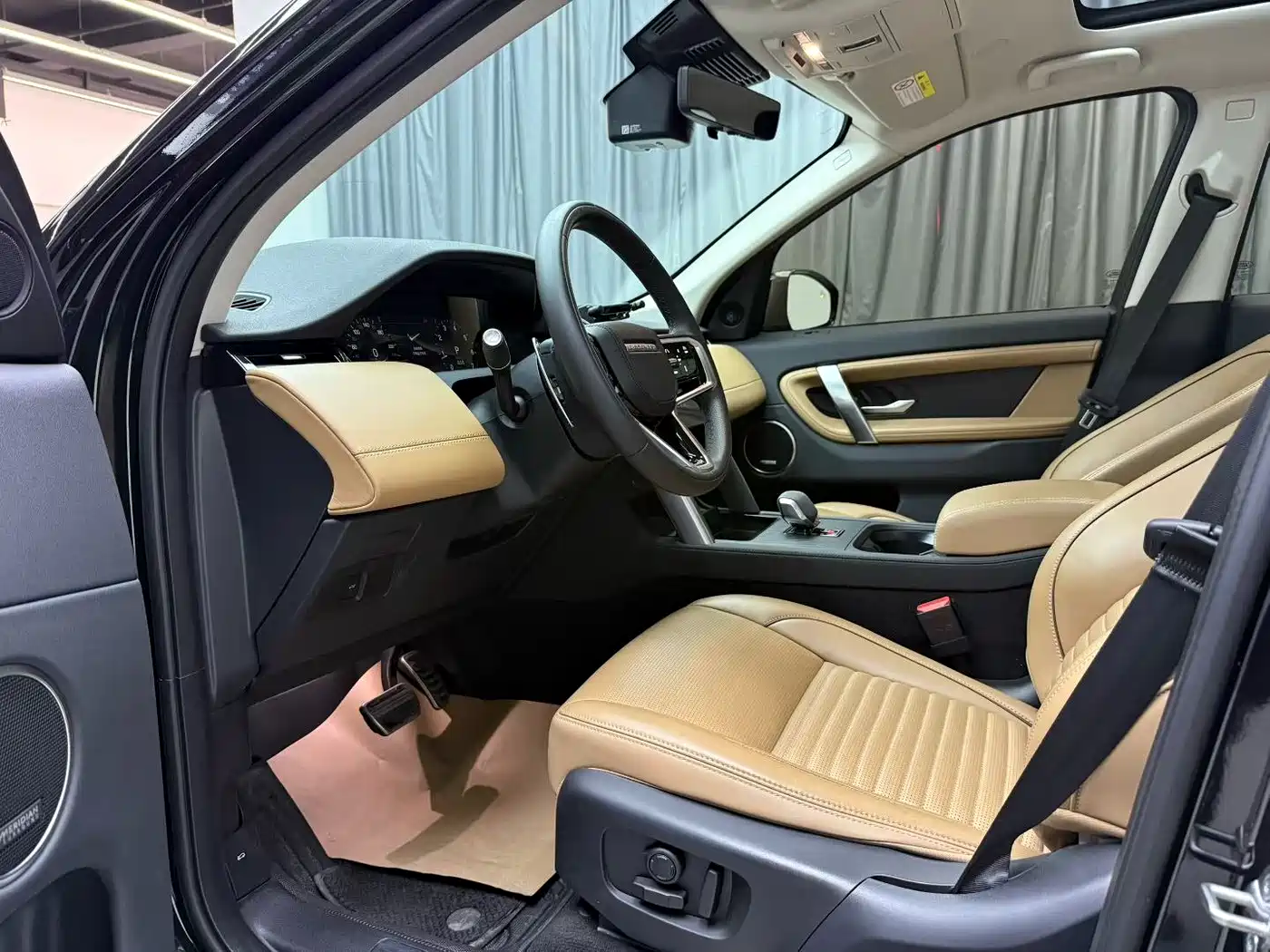 Land Rover Discovery Sport 2024 Luxury Custom Edition фото 8