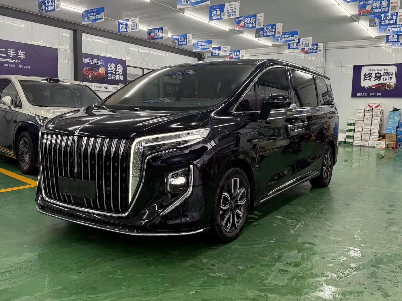 Hongqi HQ9 2023 2.0T Smart Connect Flag Smooth Edition