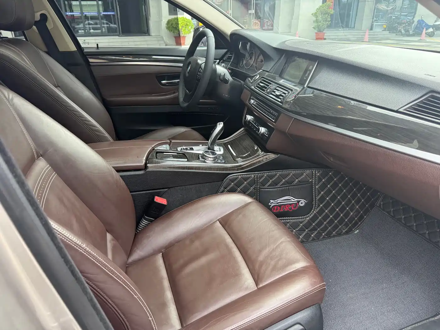 BMW 5 Series 2014 525Li Luxury Design Package фото 18