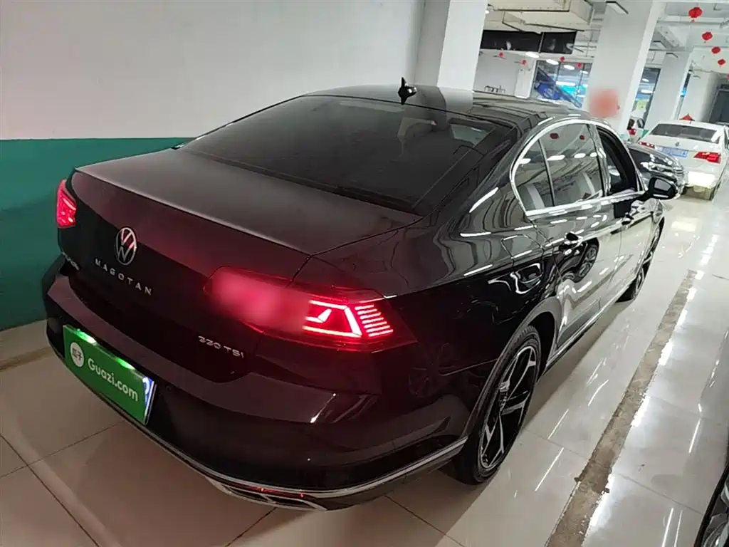 Volkswagen Magotan 2023 Model 2 Million Commemorative Edition 330TSI DSG Luxury фото 5