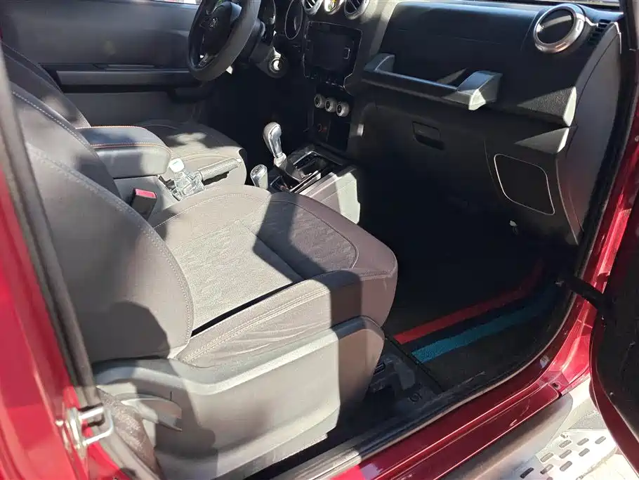 BAIC ORV Beijing Off-Road F40 2019 2.3T Automatic Magic Cube Edition фото 8