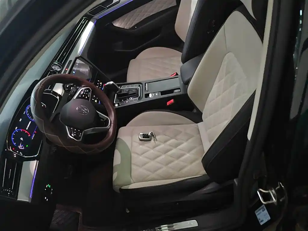 Volkswagen Magotan 2023 Model 2 Million Commemorative Edition 330TSI DSG Luxury фото 11