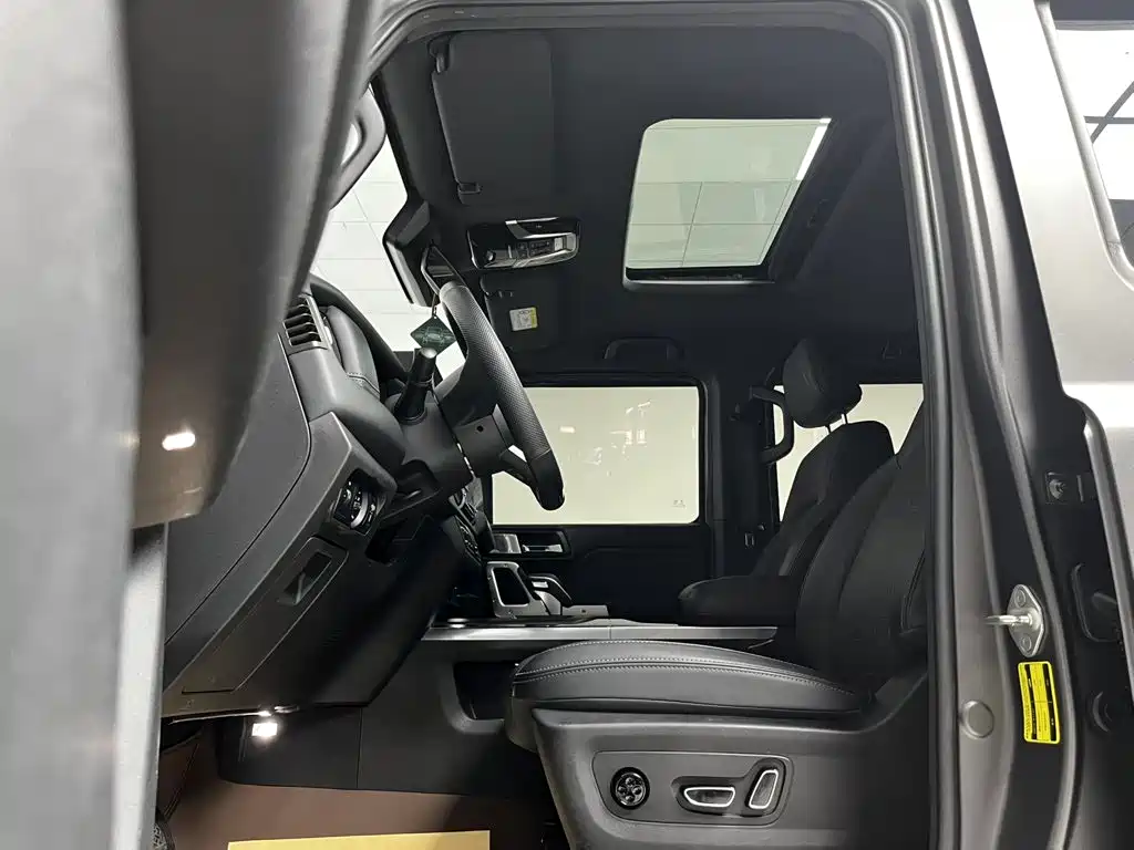 212 T01 2025 2024 2.0T Explorer
