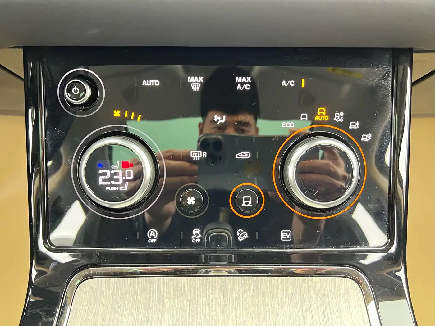 Land Rover Range Rover Evoque New Energy 2022 Range Rover Evoque L P300e Plug-in Hybrid фото 14