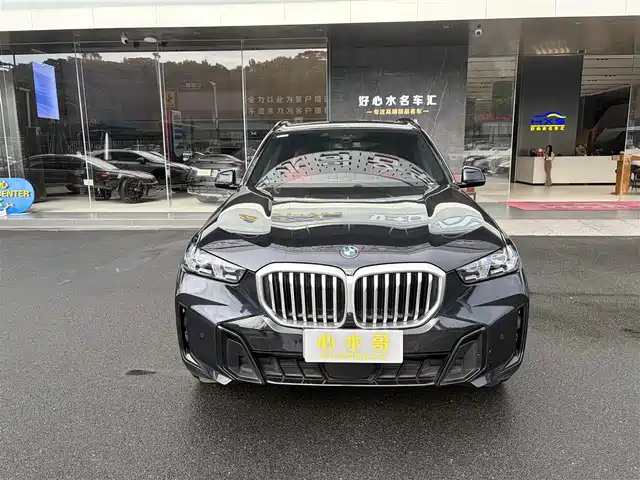 BMW X5 2023 xDrive 40Li Premium M Sport Black Night Package