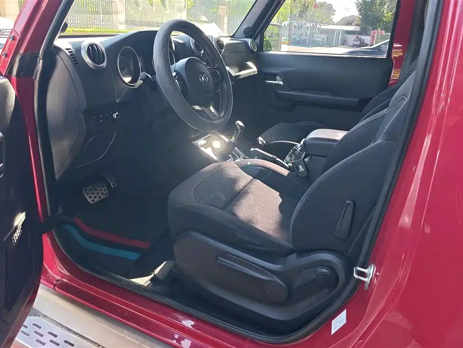 BAIC ORV Beijing Off-Road F40 2019 2.3T Automatic Magic Cube Edition фото 9