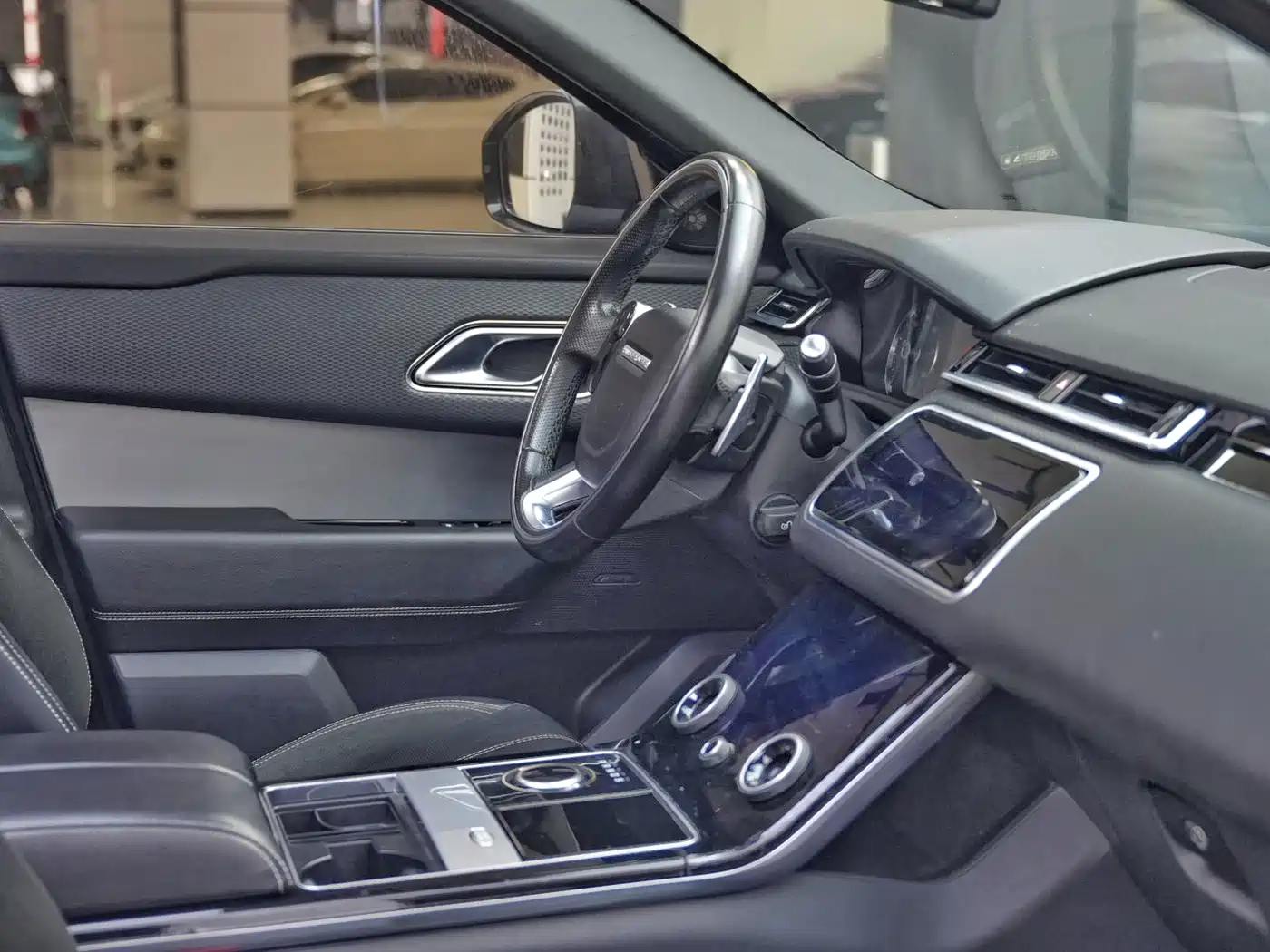 Land Rover Range Rover Velar 2019 250PS R-DYNAMIC S фото 14