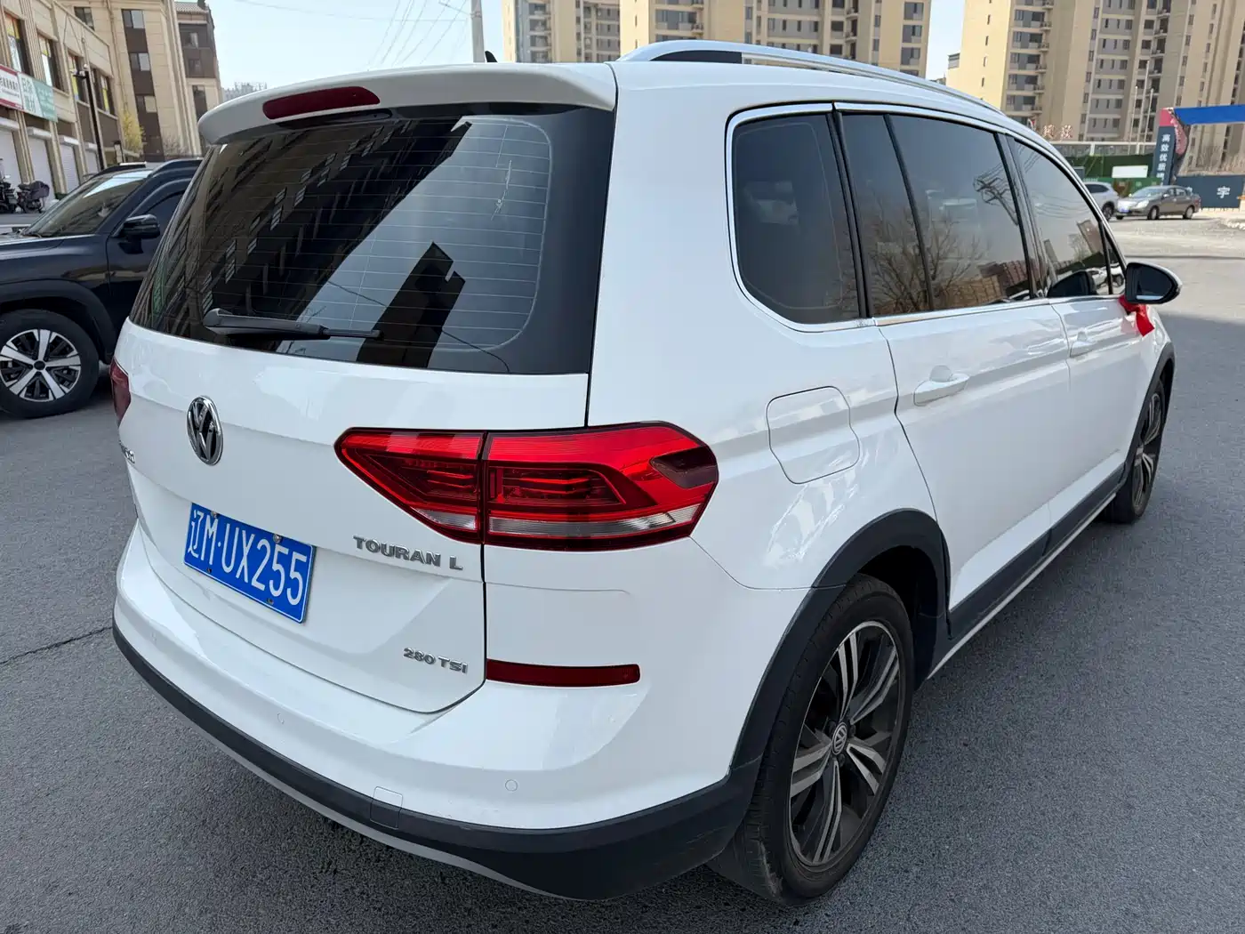 Volkswagen Touran 2018 Touran L 280TSI DSG Frontier Edition 7-Seater China V фото 5