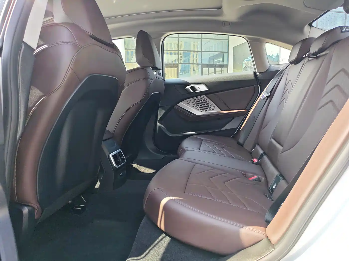 BMW 2 Series 2025 225L M Sport Package фото 18