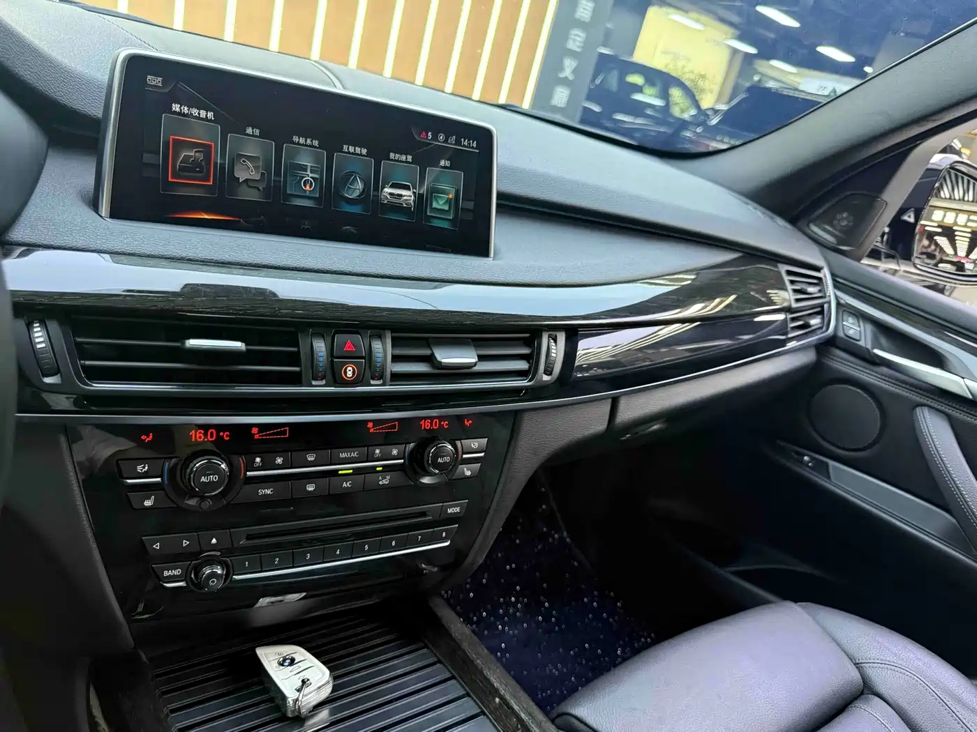 BMW X5 (Import) 2017 xDrive35i M Luxury Sport фото 9