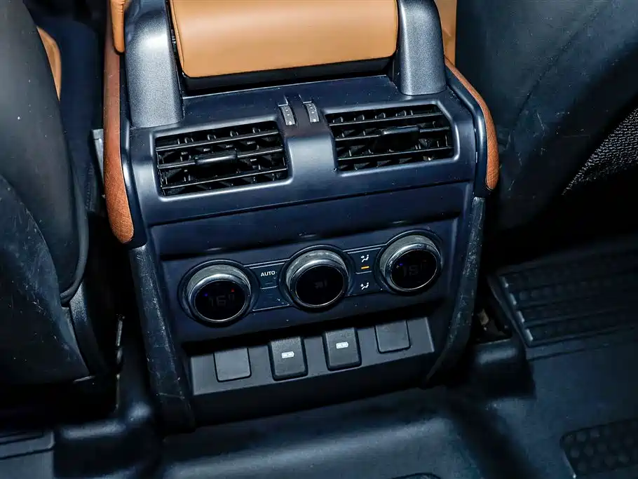 Land Rover Defender 2024 110 3.0T P400 X-DYNAMIC HSE фото 11