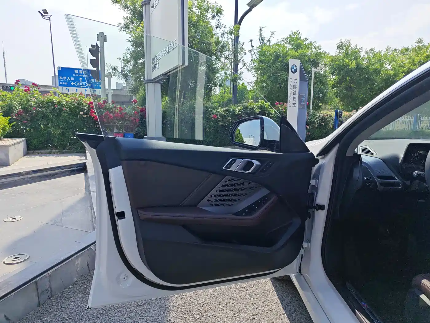 BMW 2 Series 2025 225L M Sport Package фото 11