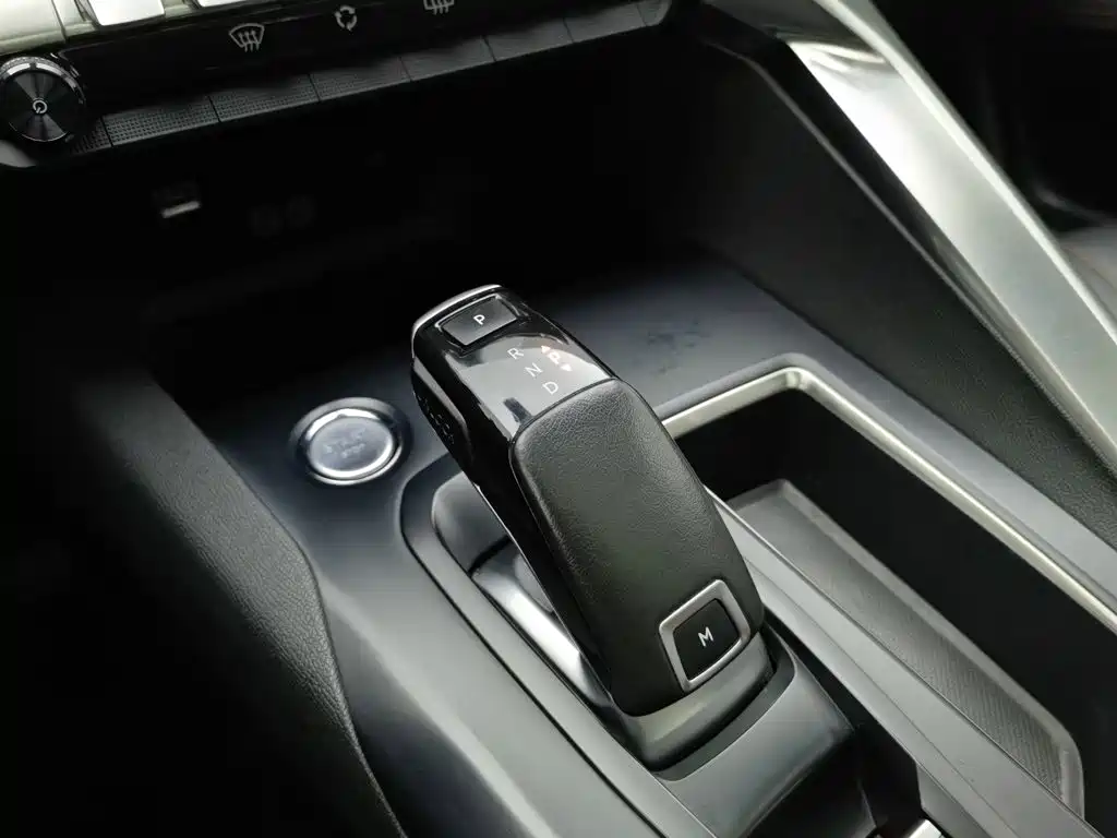 Фото 13 - Peugeot 4008