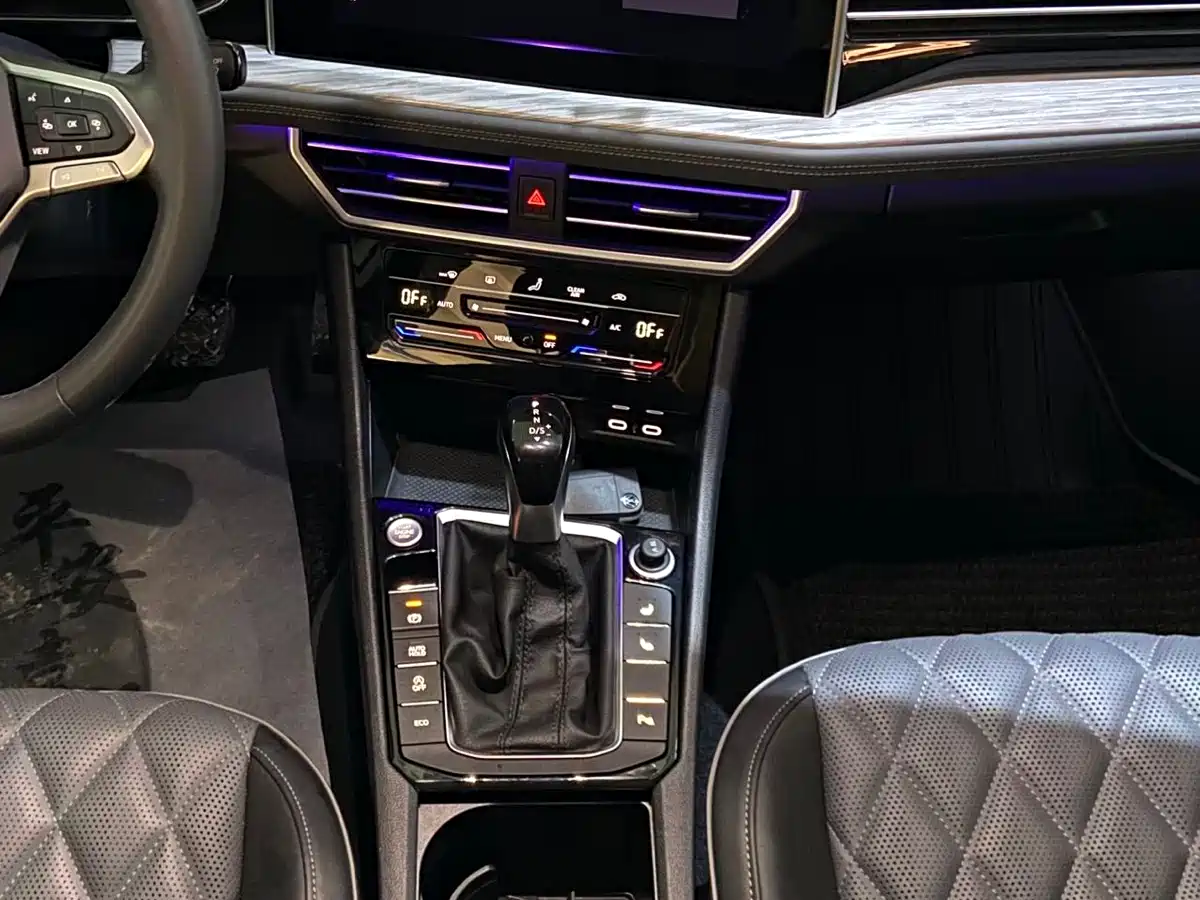 Volkswagen Sagitar 2023 Model Year 280TSI DSG Surpass Edition фото 22