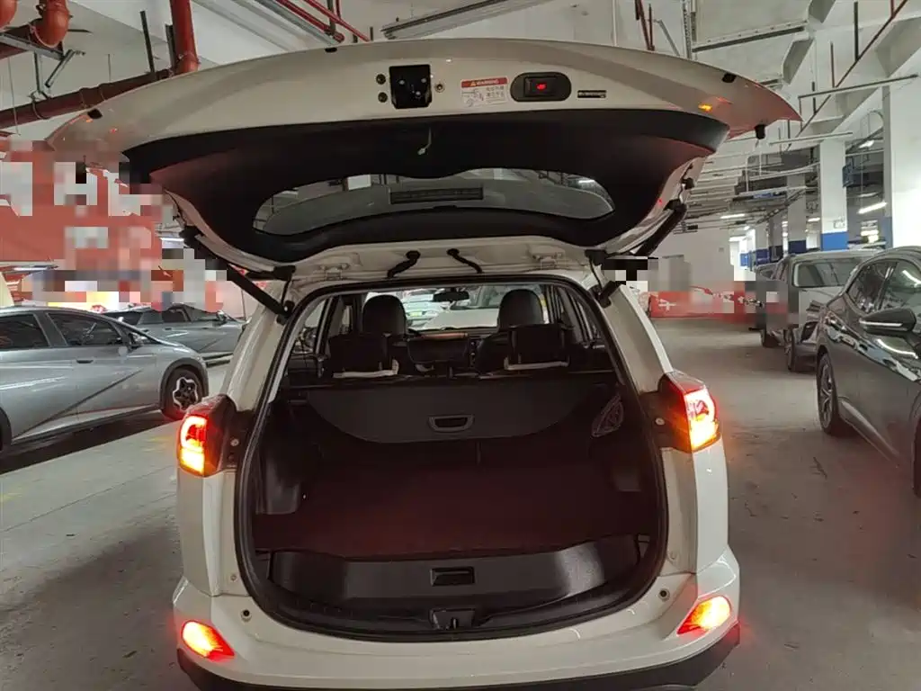 Toyota RAV4 Rongfang 2016 2.0L CVT 2WD Trend (China V) фото 19