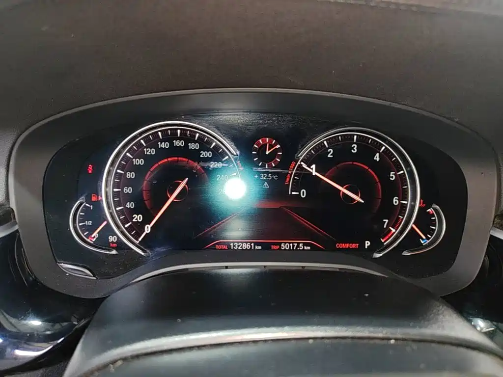Фото 12 - BMW 5 Series