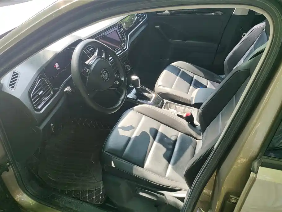 Volkswagen T-ROC 2019 280TSI DSG 2WD Comfort Version China VI фото 9